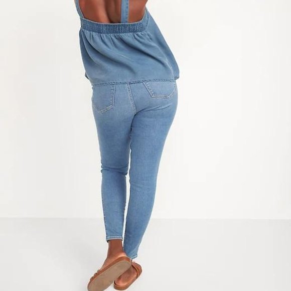 Old NavyExtra High-Waisted Rockstar 360° Stretch Super Skinny Medium-Wash Jeans - Picture 5 of 8